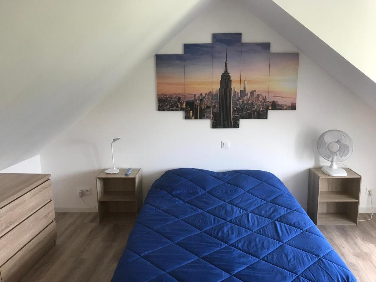 Hebergements Situes A 6 Kms Du Mont Saint Michel Tanis Exterior foto