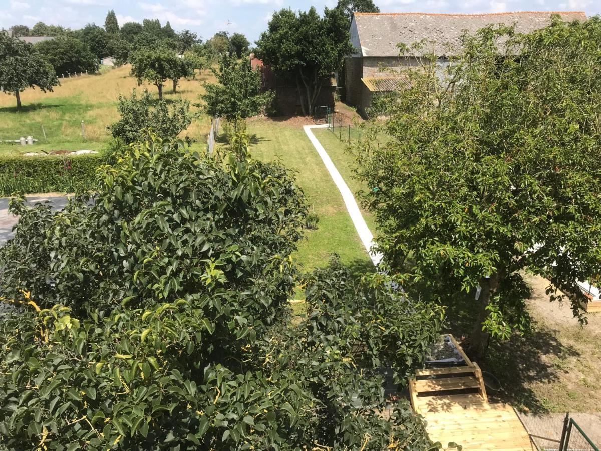 Hebergements Situes A 6 Kms Du Mont Saint Michel Tanis Exterior foto